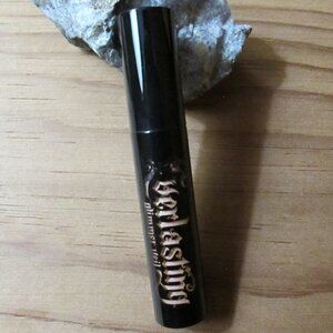 KVD Everlasting Glimmer Veil Liquid Lipstick in Thunderstruck